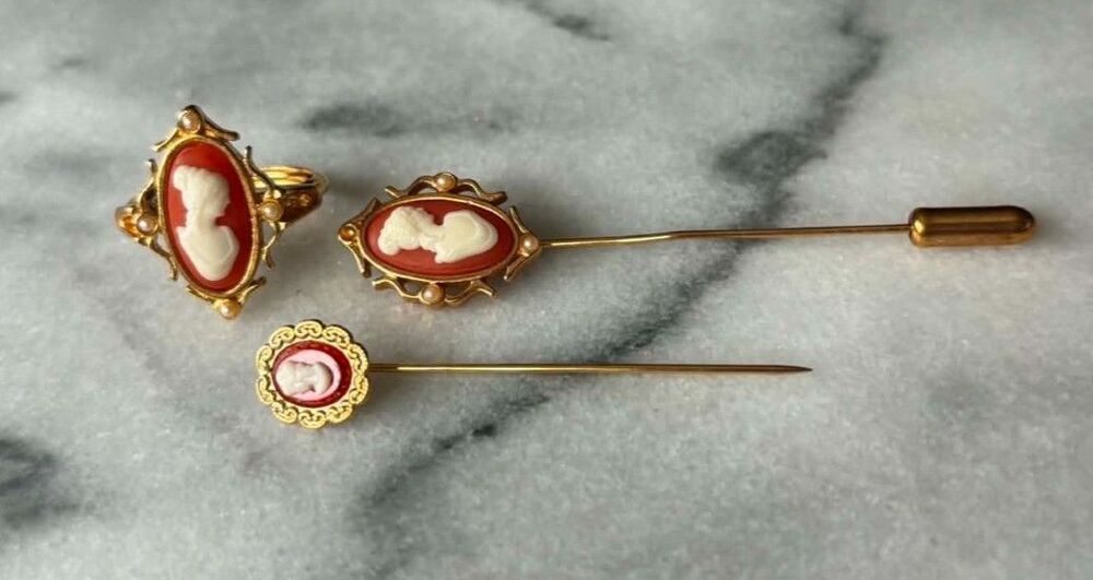 Vntge Avon Cameo Ring Size 4.5-6 Hat Pin Stick Pin Set Woman Romantic Victorian